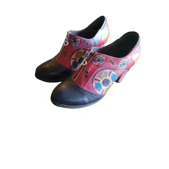 Colorful Embroidered Ankle Boots - Picture 9 of 9